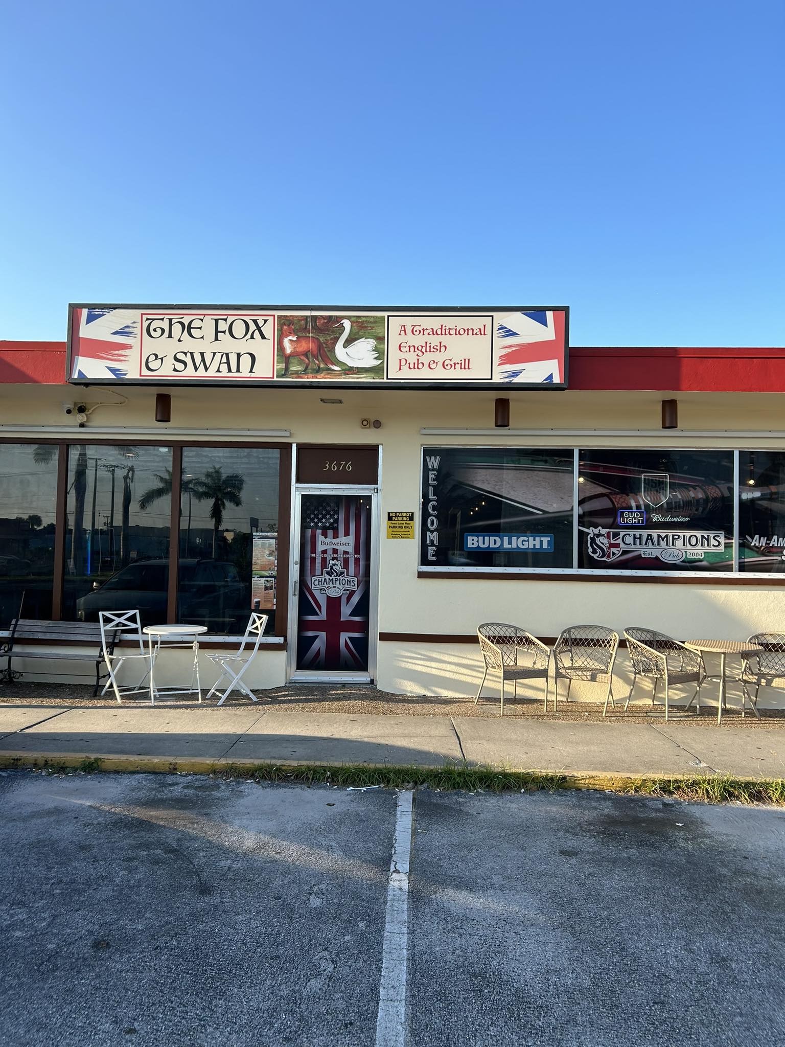 fox and swan exterior